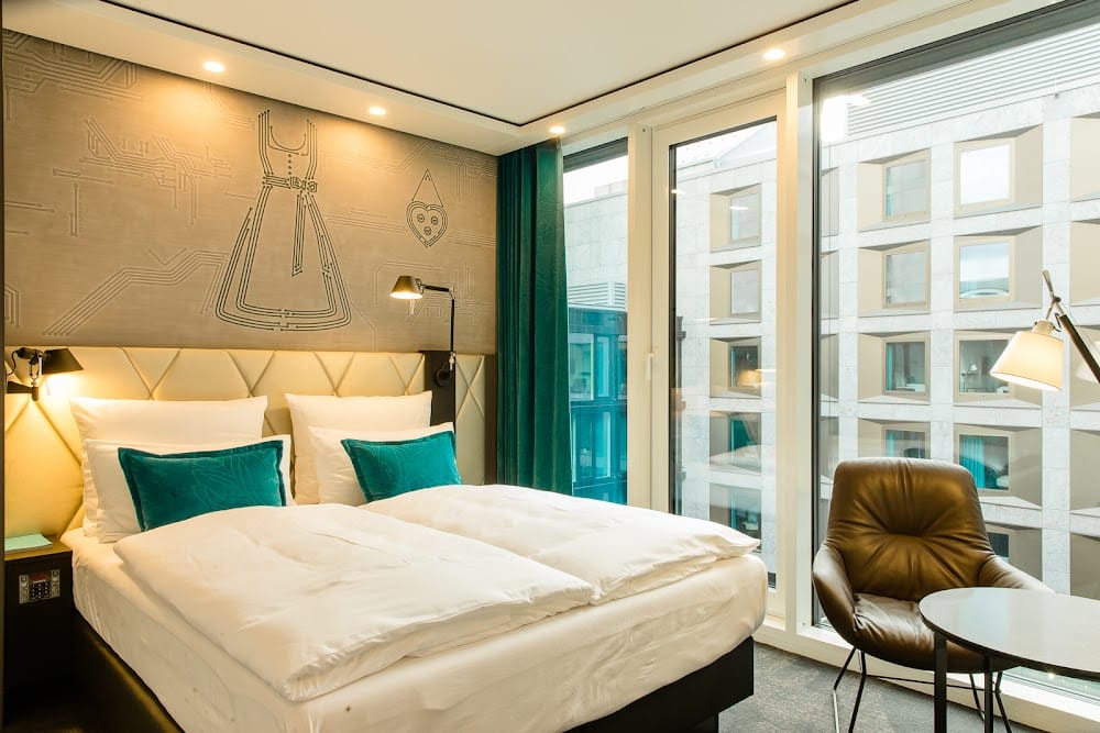 Hotel Motel One München-Parkstadt Schwabing — 4