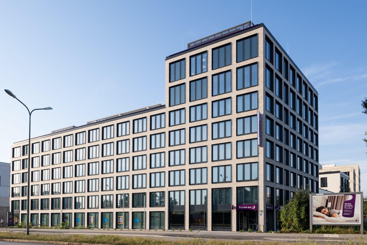 Premier Inn München City Schwabing Hotel — 4