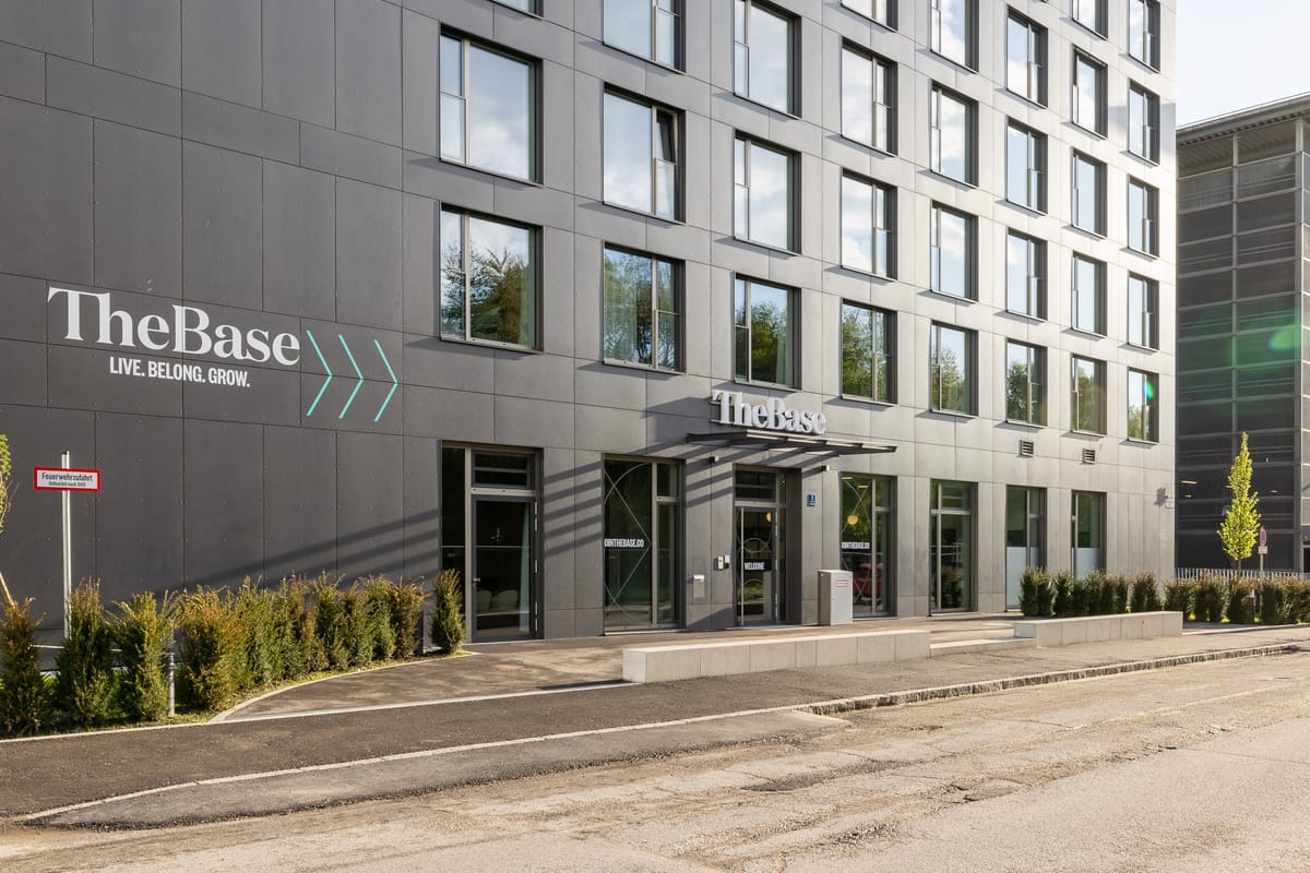 The Base Munich - Coliving | Möblierte Apartments | Hotel | Coworking | Gym — 1