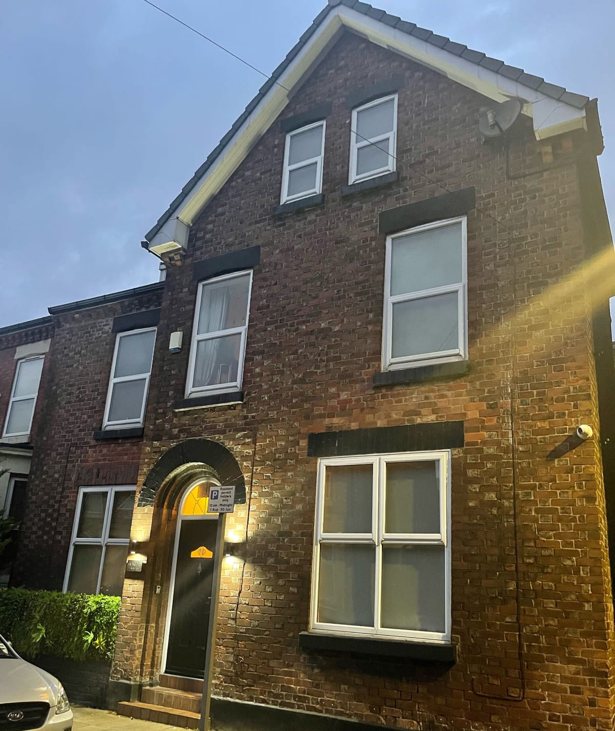 Home at 2 Tancred Road - Home Hotels — 3