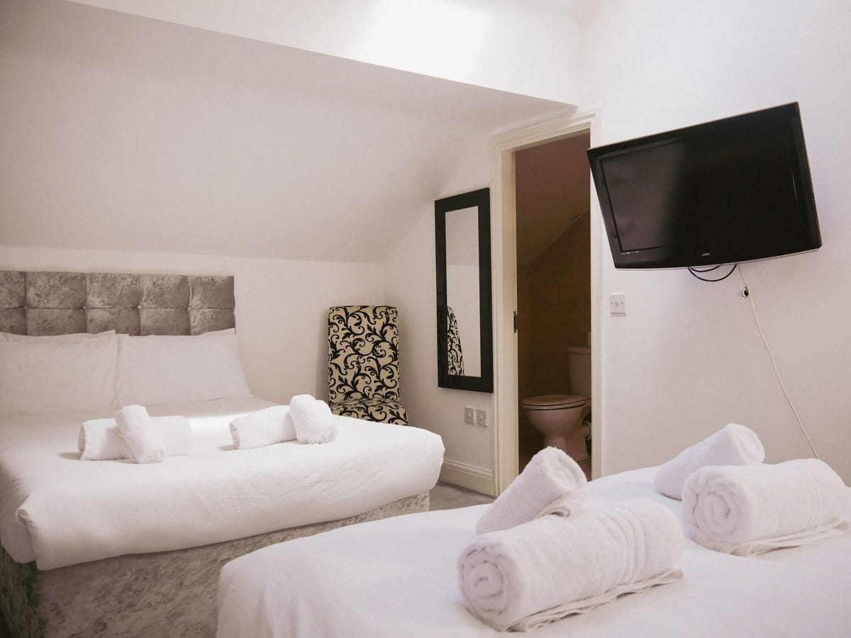 Hotel Anfield — 2