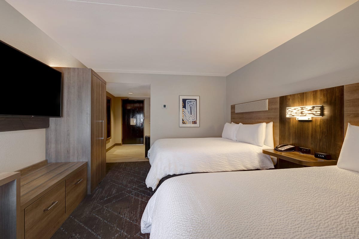 Holiday Inn Express & Suites Kansas City Ku Medical Center by IHG — 2