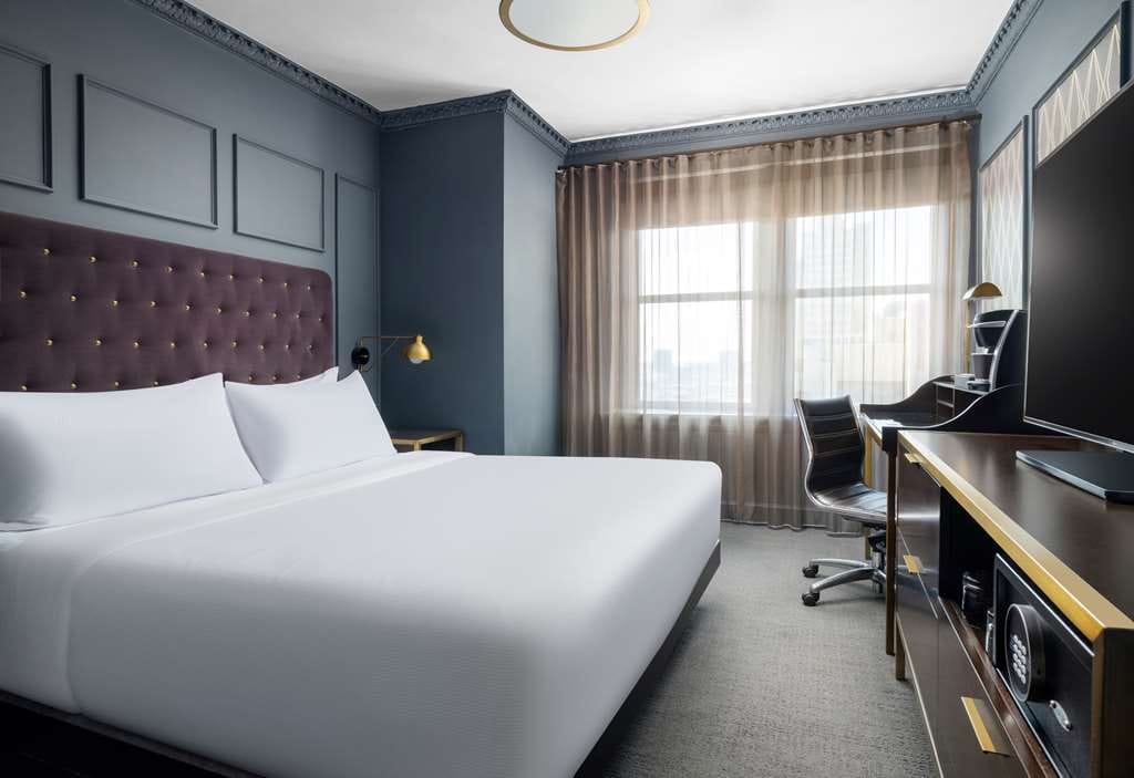 Hotel Phillips Kansas City, Curio Collection by Hilton — 2
