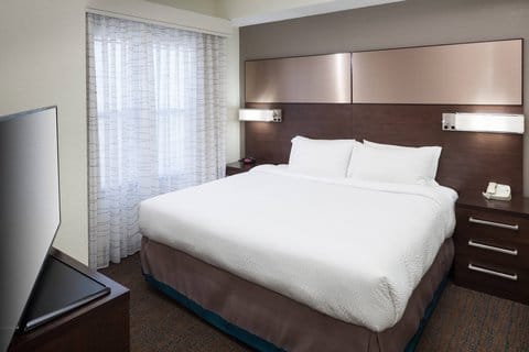 Residence Inn by Marriott Kansas City Country Club Plaza — 2