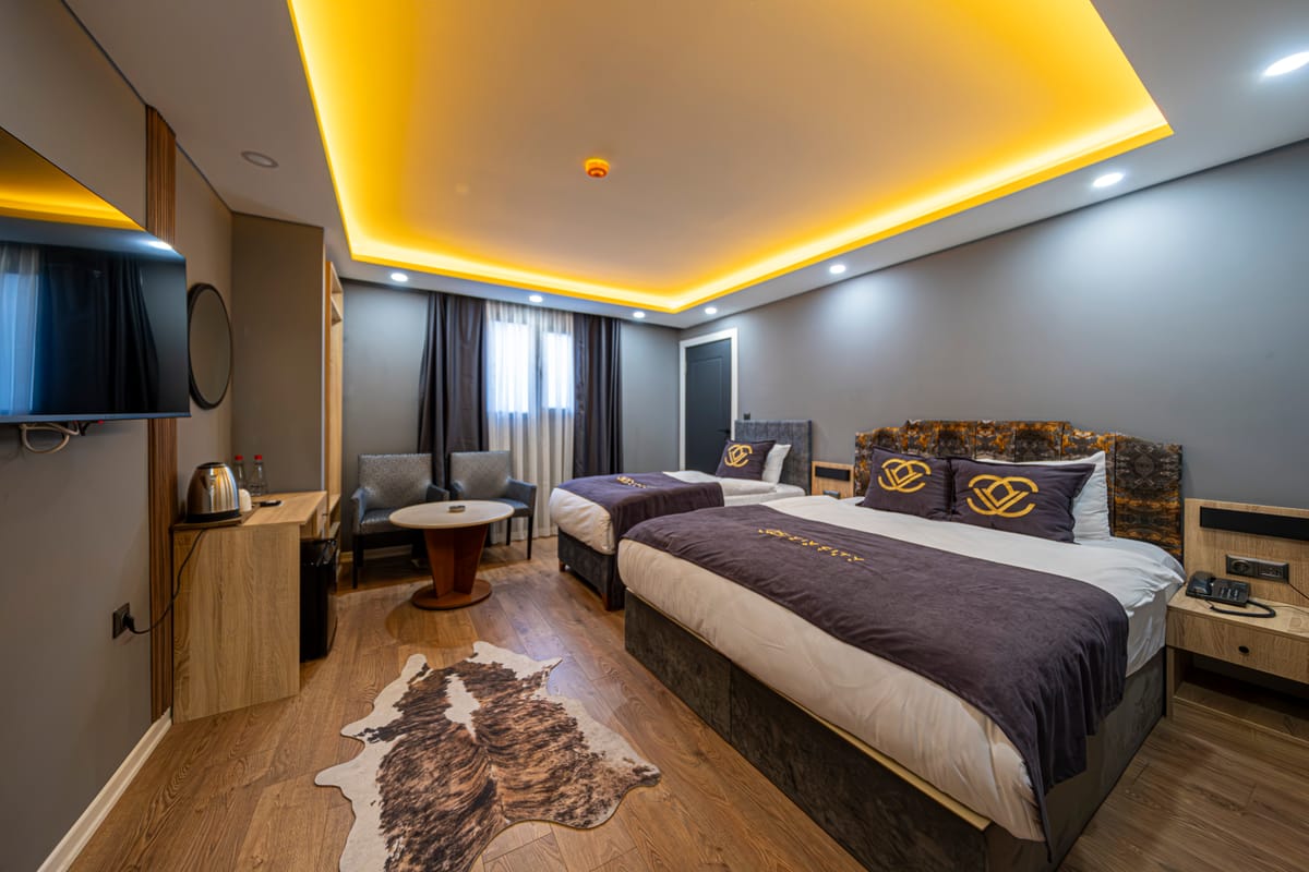 Viv City Hotel