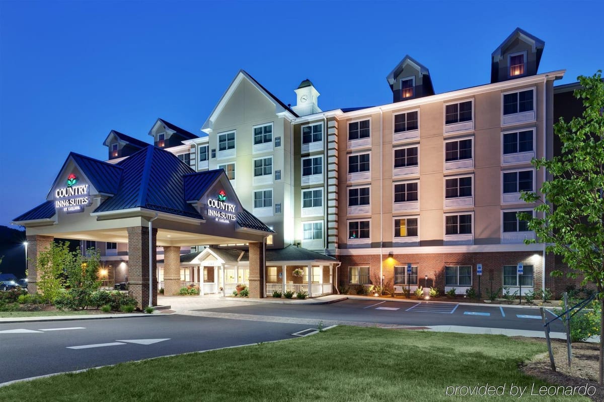 Country Inn & Suites by Radisson, State College (Penn State Area), PA — 2