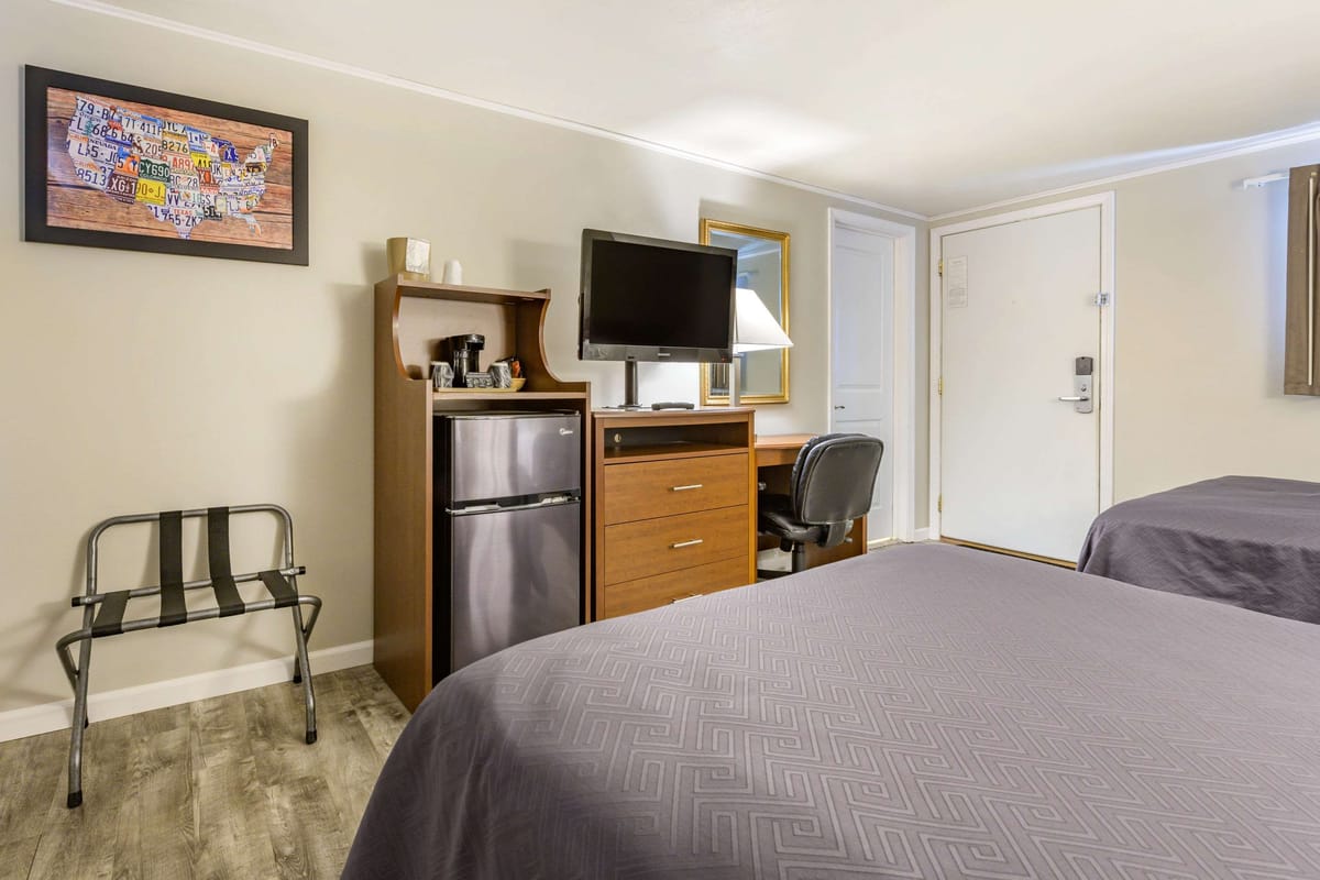Econo Lodge Bellefonte I-99 — 3