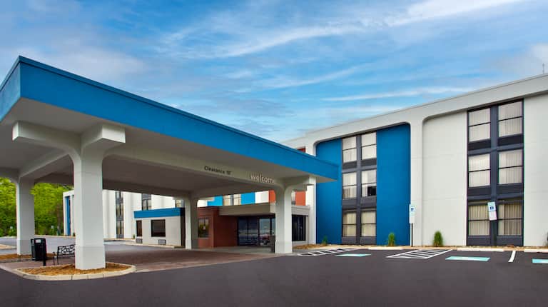 Hampton Inn State College — 3
