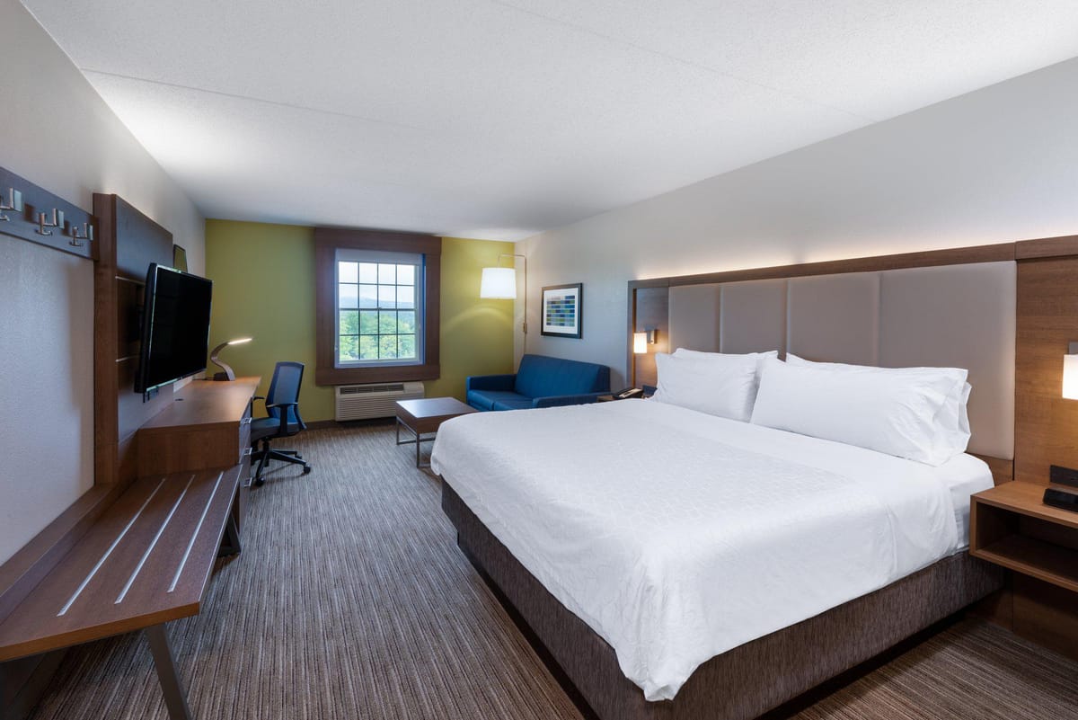 Holiday Inn Express State College @Williamsburg Square by IHG