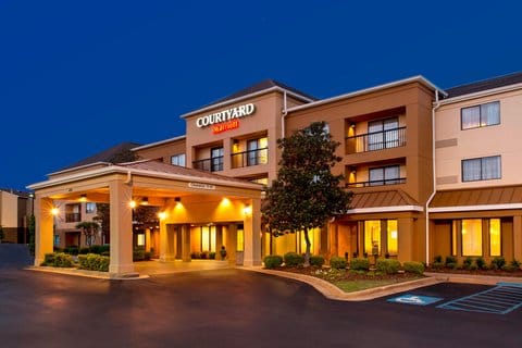 Courtyard by Marriott Tuscaloosa — 2