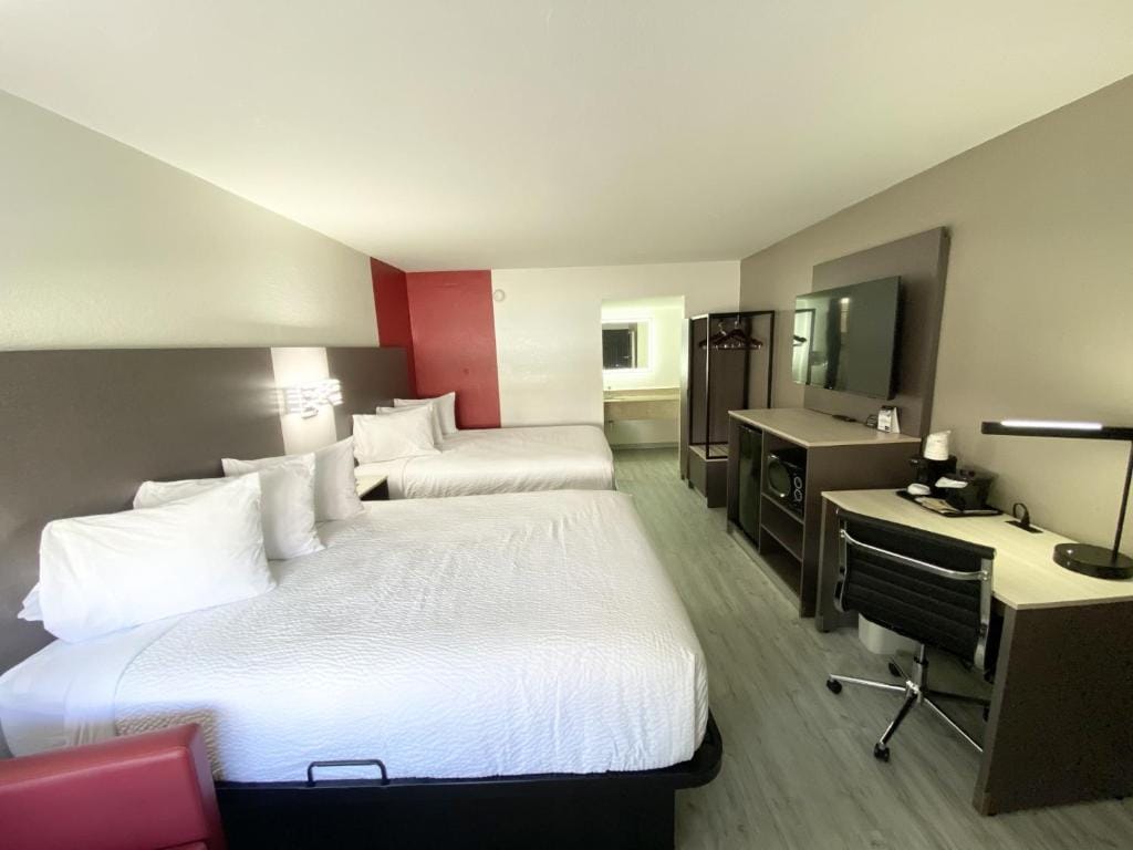 Ramada by Wyndham Tuscaloosa