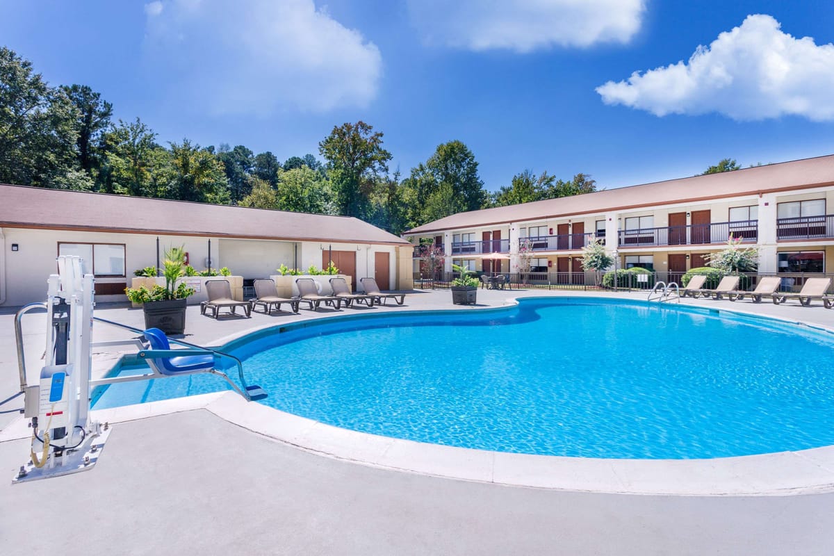 Ramada by Wyndham Tuscaloosa — 2