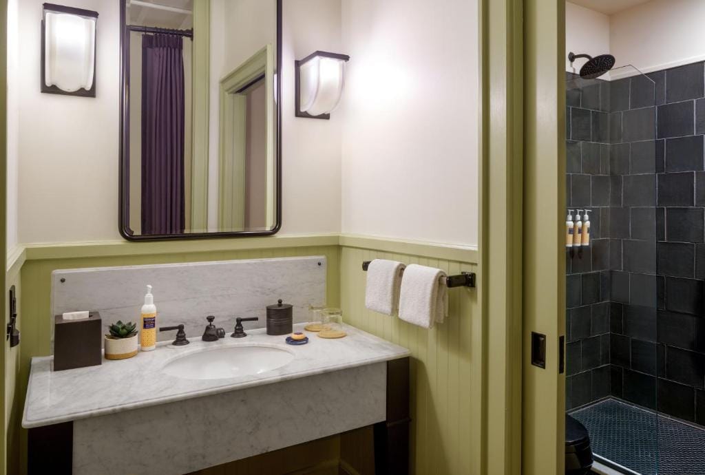 The Barnett JDV by Hyatt — 3