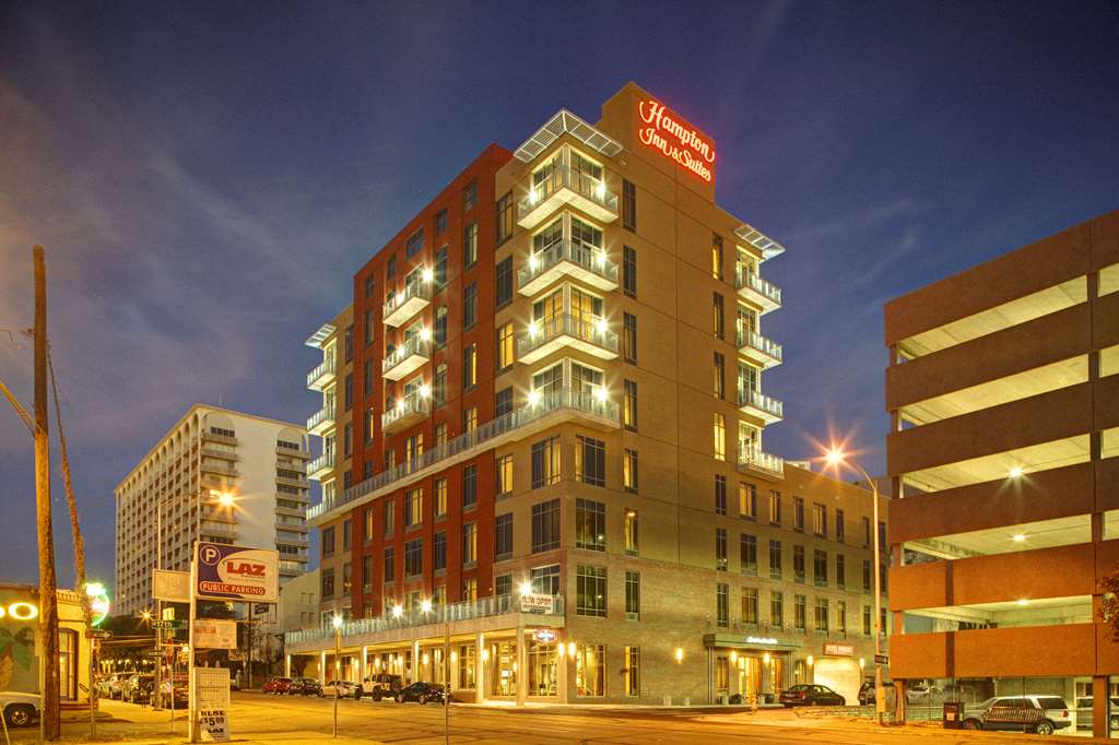 Hampton Inn & Suites Austin @ The University/Capitol — 2