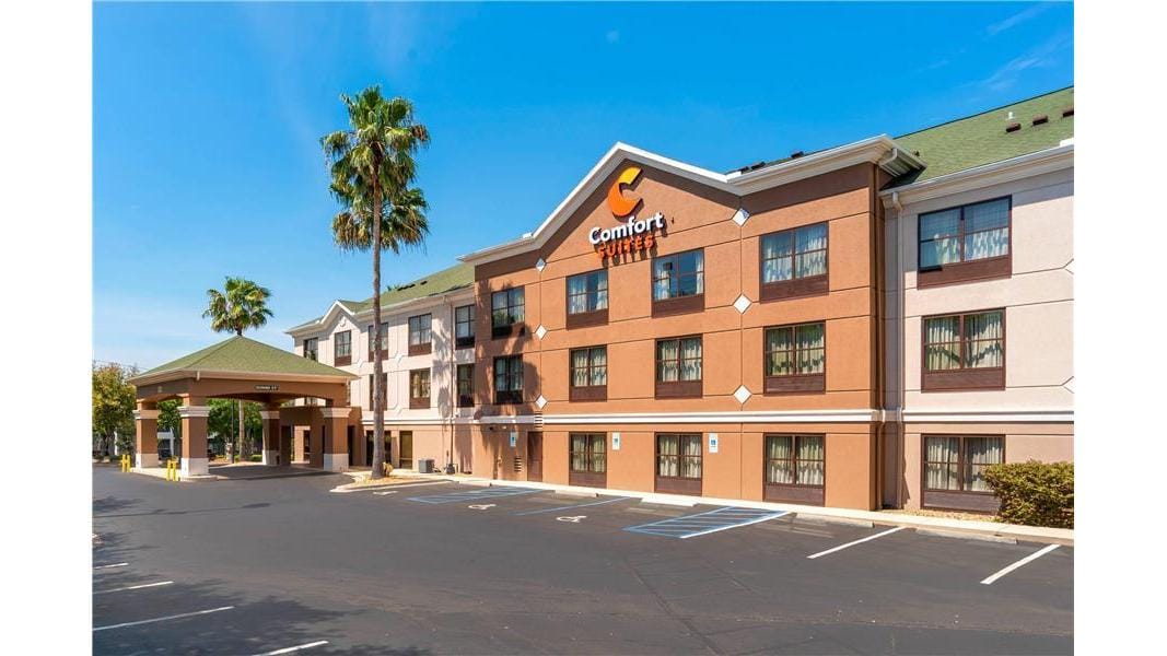 Comfort Suites Tallahassee Capitol - University Area — 3