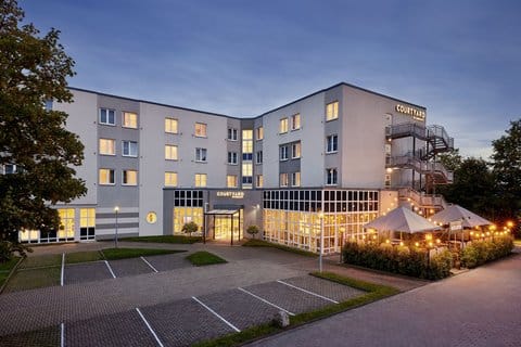 Courtyard by Marriott Dortmund — 1