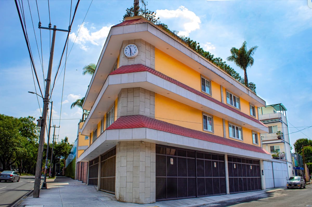 Hotel La Casa Del Reloj — 3