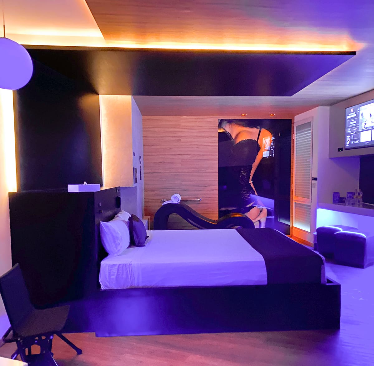 V Motel Boutique — 2