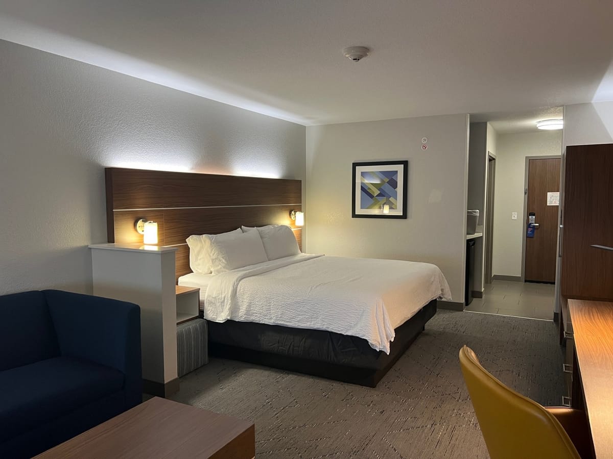 Holiday Inn Express & Suites Moore by IHG