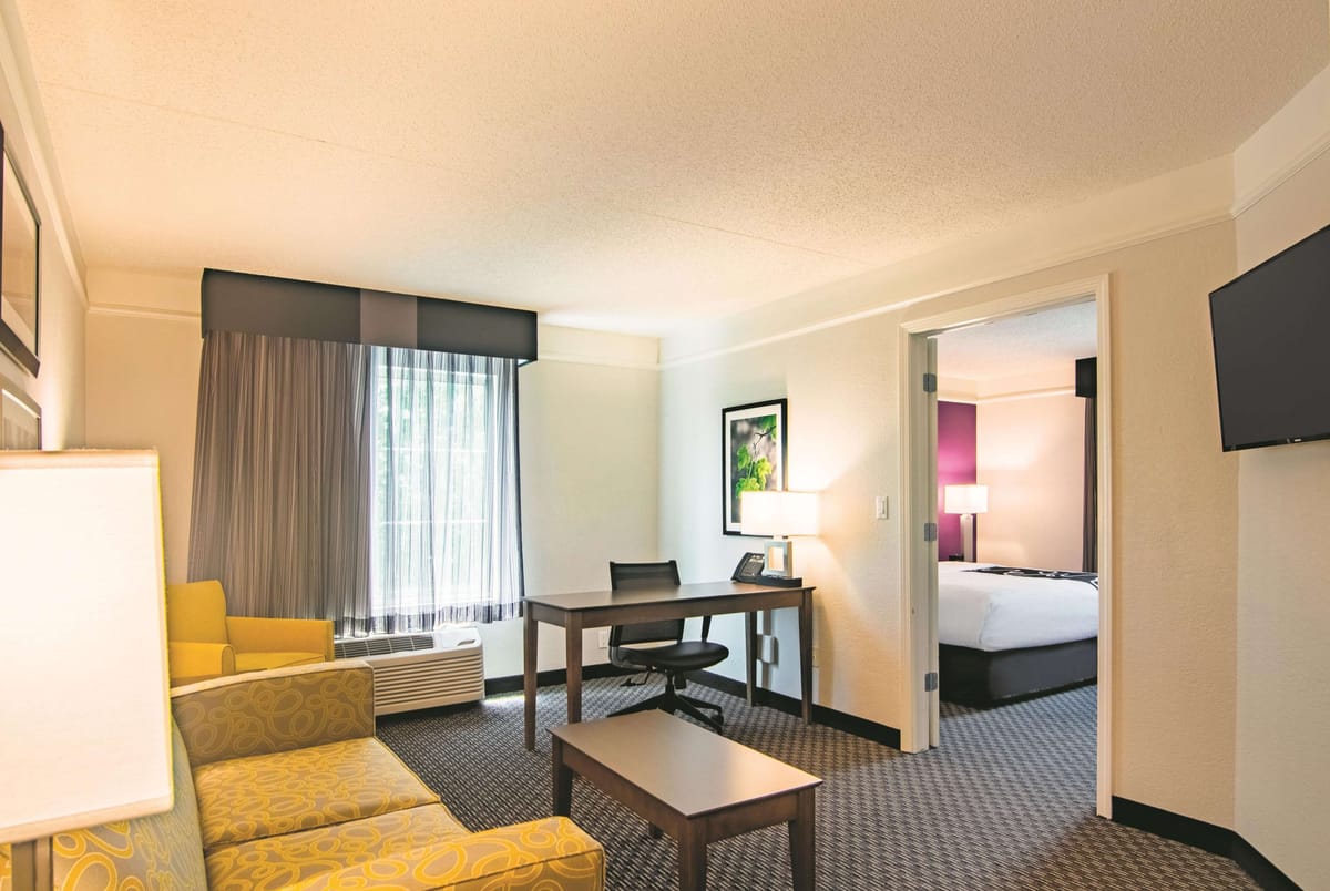 La Quinta Inn & Suites by Wyndham Oklahoma City Norman — 2