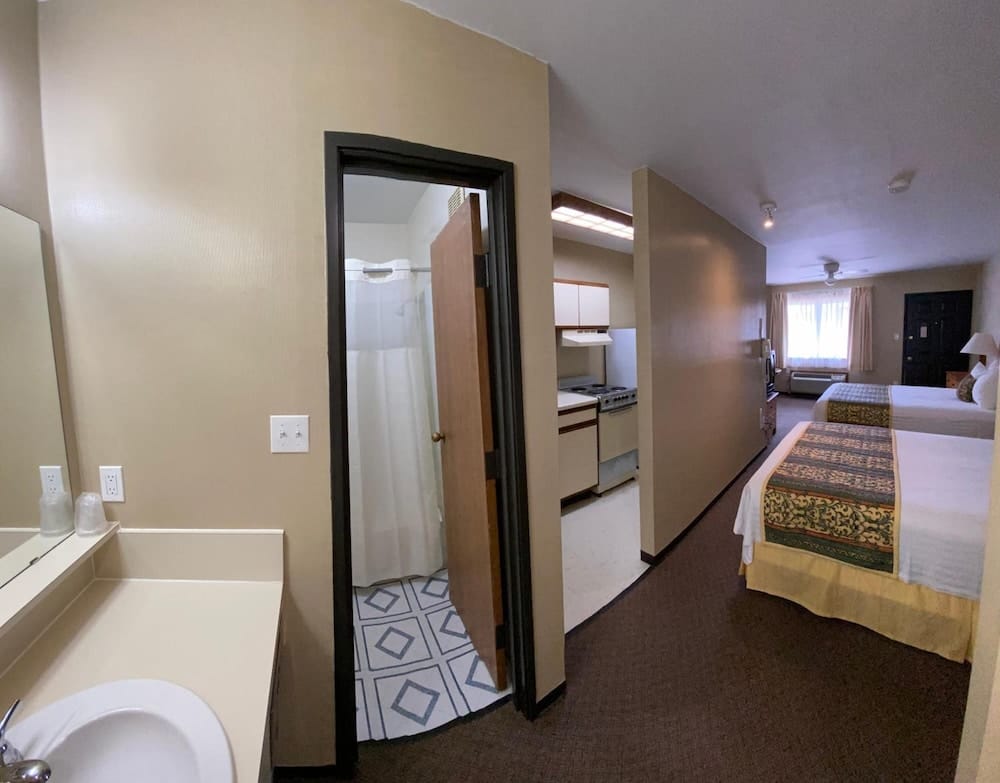 Thunderbird Lodge