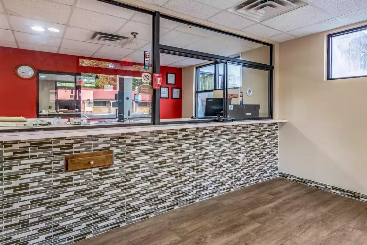 Americas Best Value Inn Opelika — 3