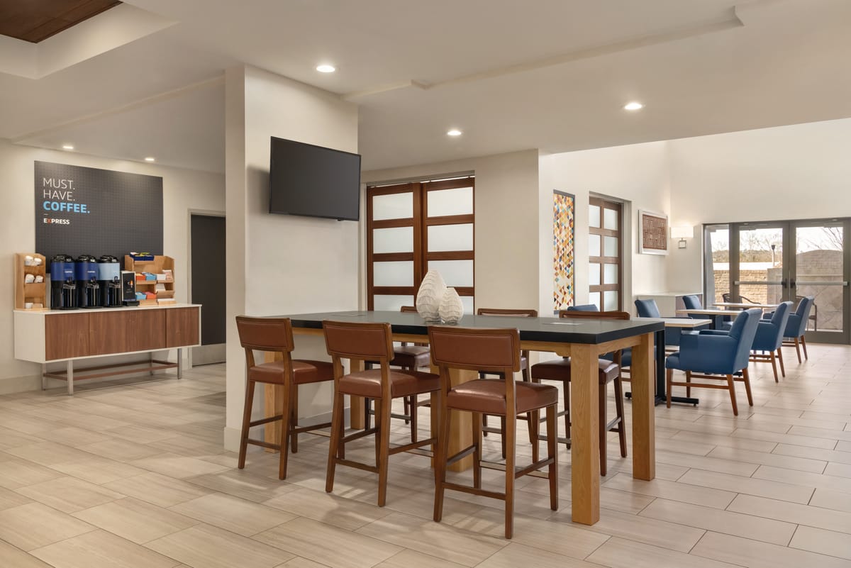 Holiday Inn Express & Suites Opelika Auburn, an IHG Hotel