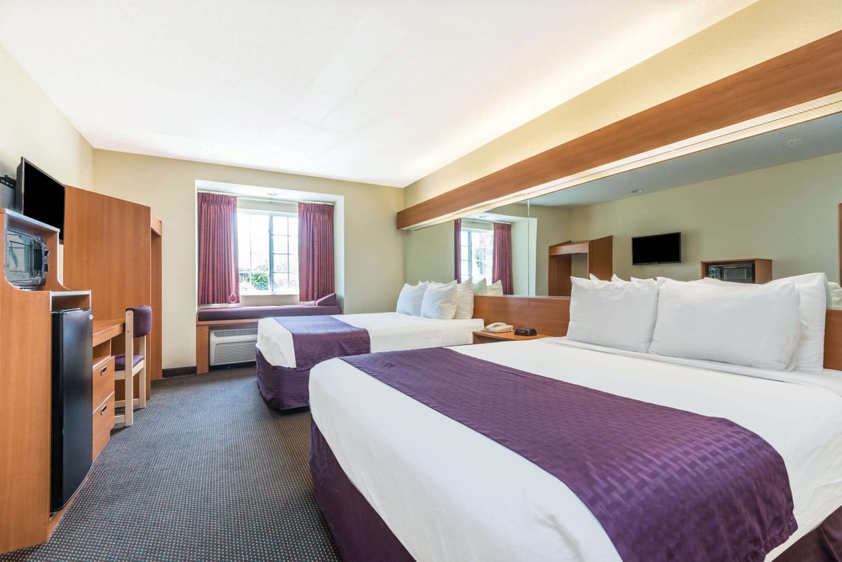 Microtel Inn & Suites by Wyndham Auburn — 2