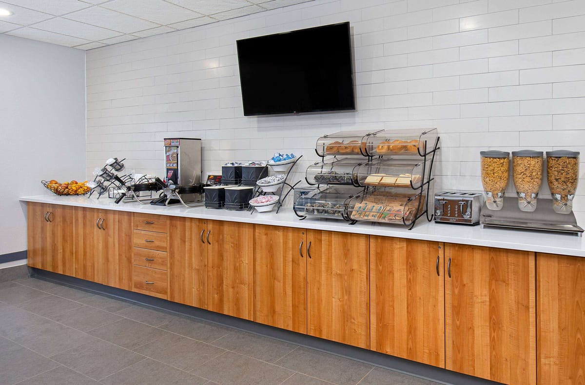 Microtel Inn & Suites by Wyndham Opelika — 2