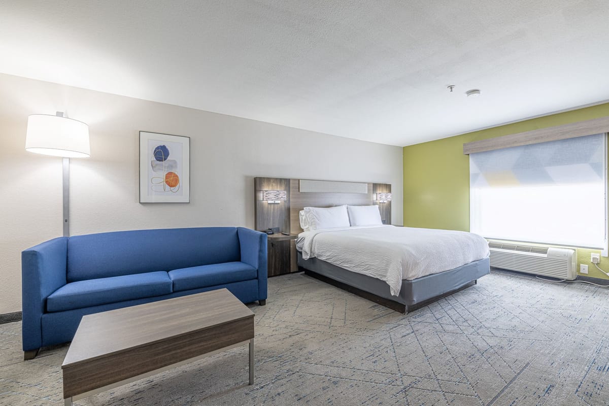 Holiday Inn Express & Suites College Station by IHG — 2