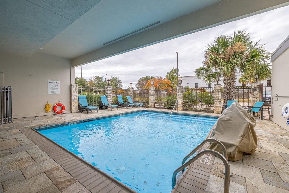 Holiday Inn Express & Suites College Station by IHG — 3