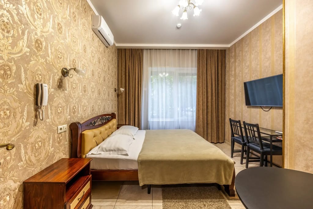 Hotel Day and Night on Michurinskiy