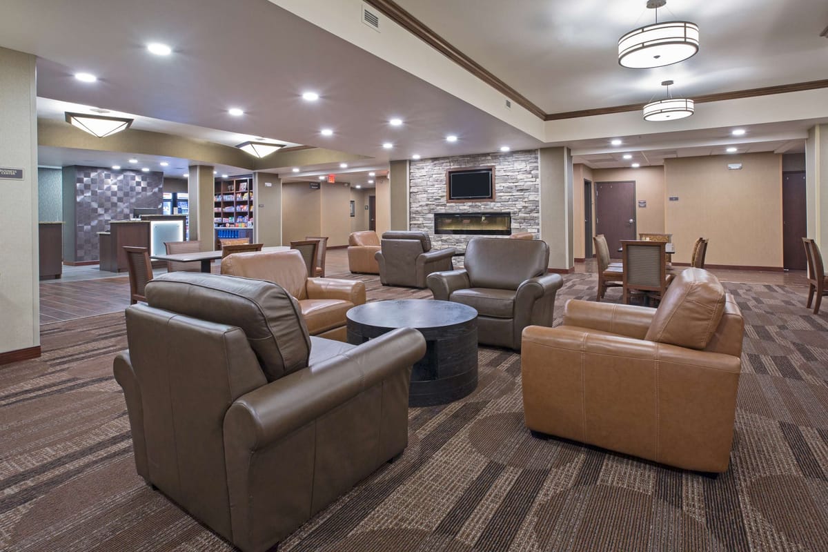 Best Western Plus Lincoln Inn & Suites — 3