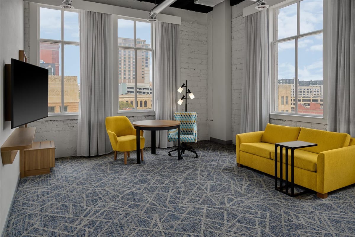 Hampton Inn by Hilton Lincoln Downtown — 2