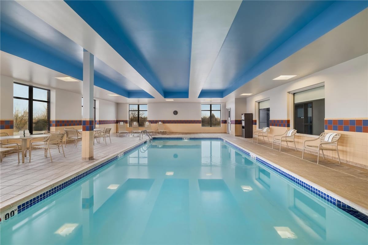 Hampton Inn & Suites Lincoln - Northeast I-80 — 3