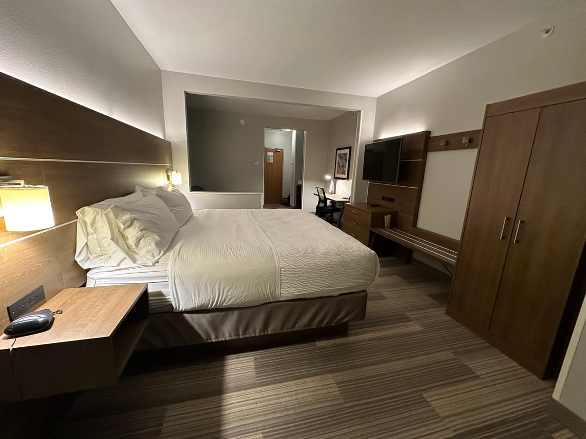 Holiday Inn Express & Suites Lincoln South by IHG