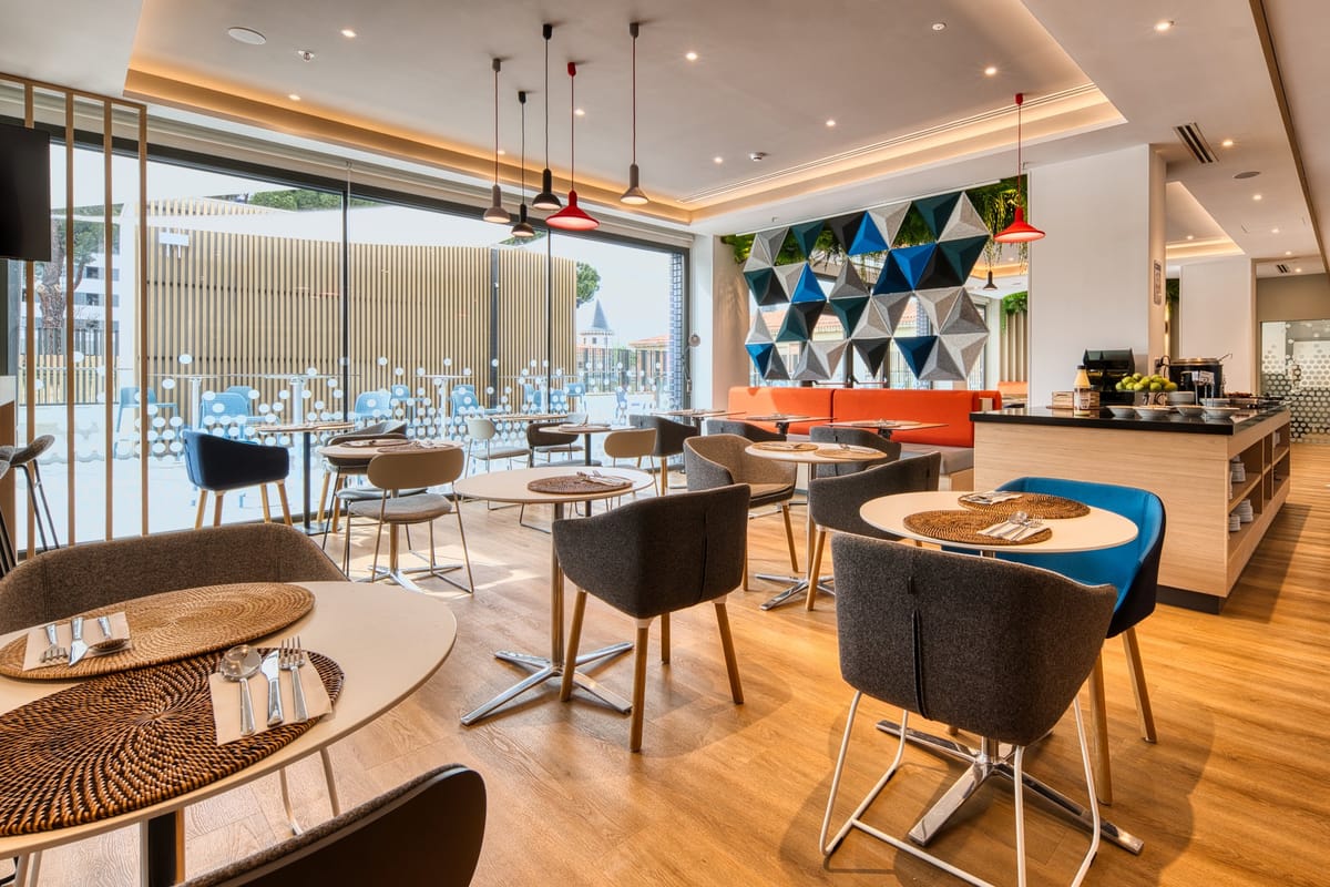 Holiday Inn Express Madrid - Airport by IHG — 3