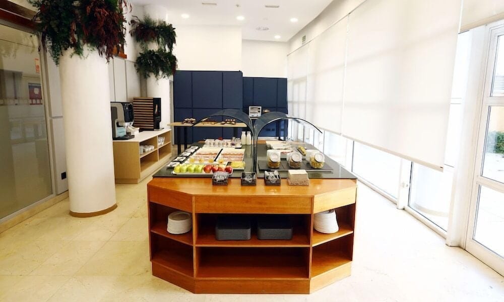 TRAVELODGE MADRID COSLADA AEROPUERTO — 2
