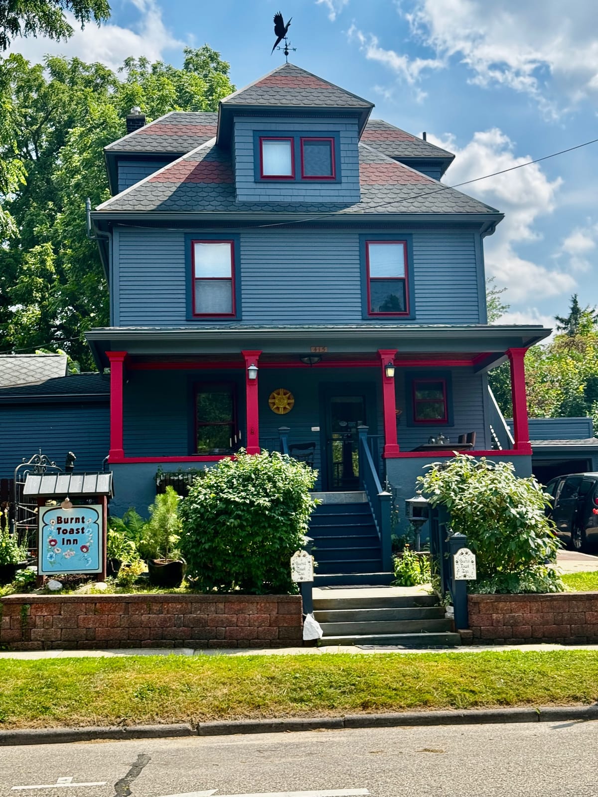 Burnt Toast Inn And The Washington House — 2