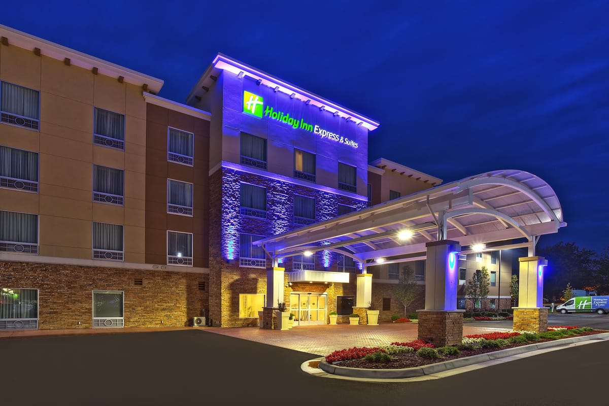 Holiday Inn Express & Suites Ann Arbor West by IHG — 2