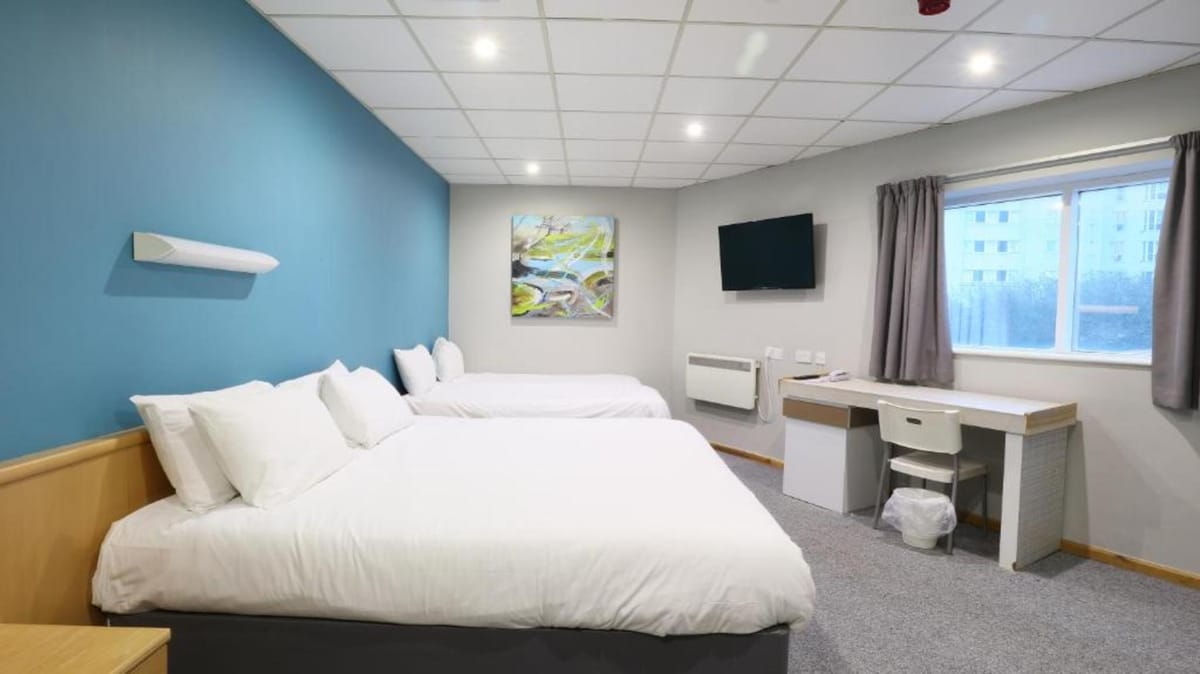 Cardiff Bute Terrace Hotel By Belvilla — 2