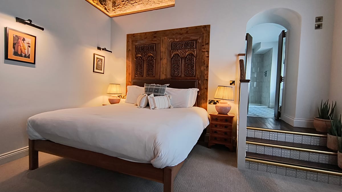 Parador 44