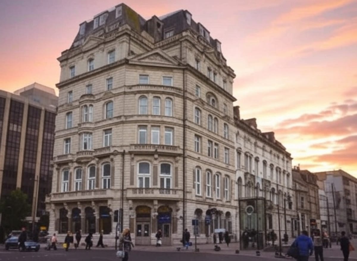 Royal Hotel Cardiff by Belvilla