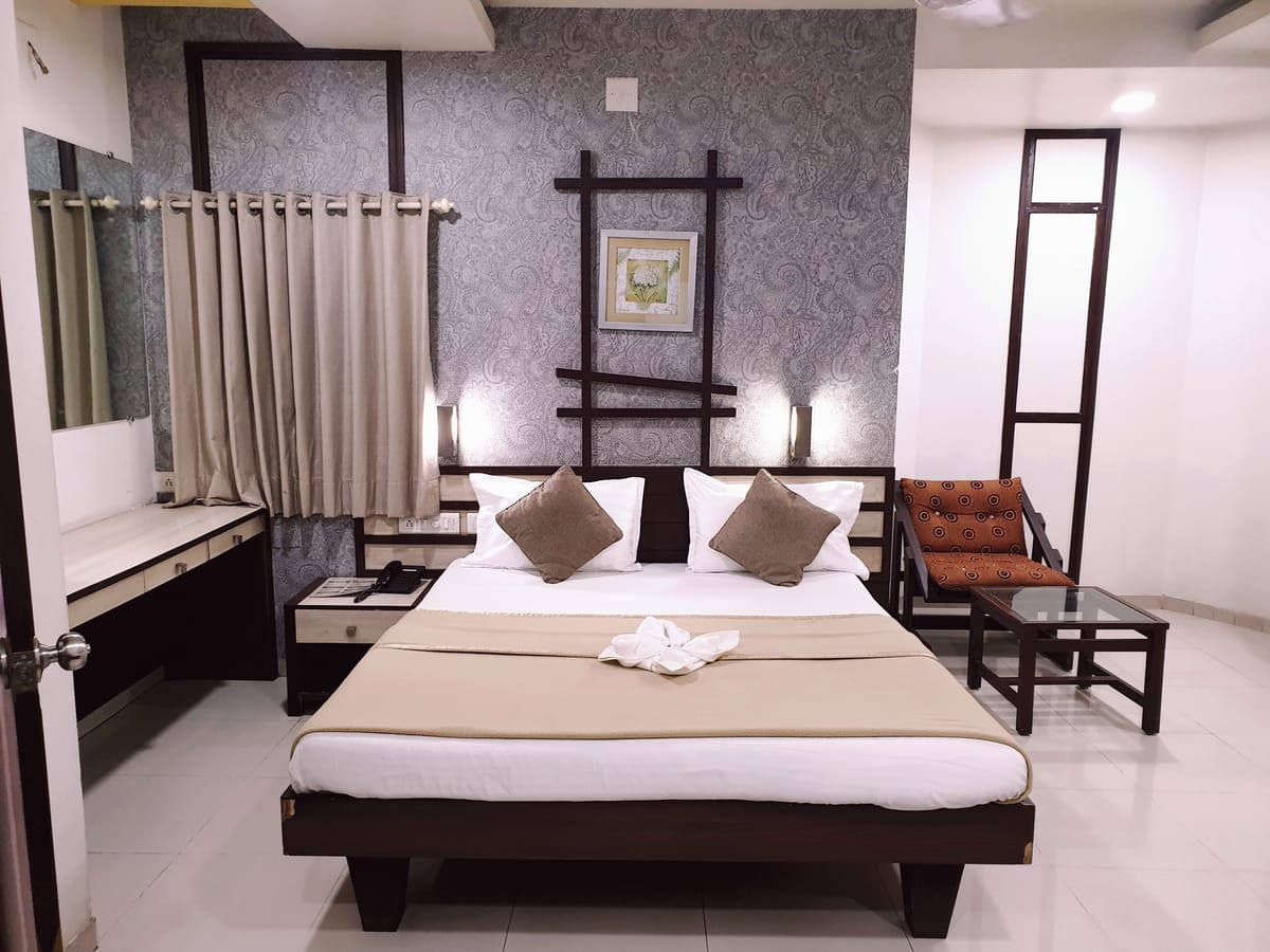 Hotel Airport Plaza — 2