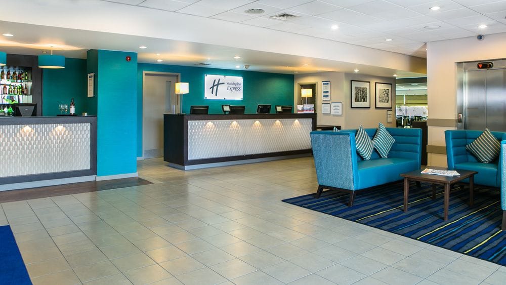 Holiday Inn Express Manchester Airport by IHG — 3