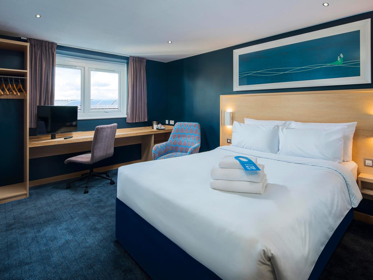 Travelodge Manchester Trafford Park — 2