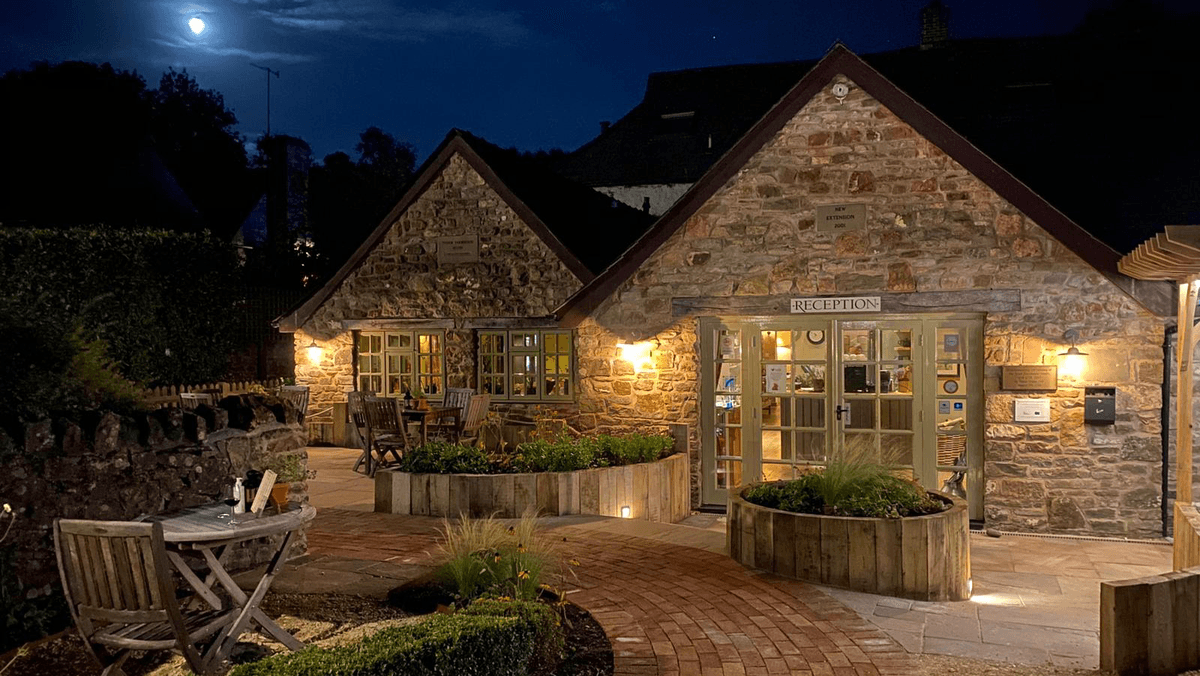 Tudor Farmhouse Hotel — 2