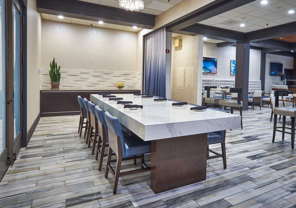 Hilton Knoxville