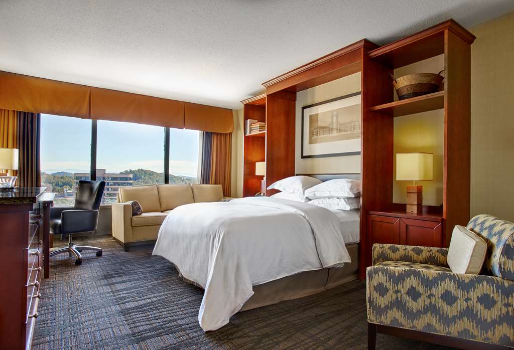 Hilton Knoxville — 2