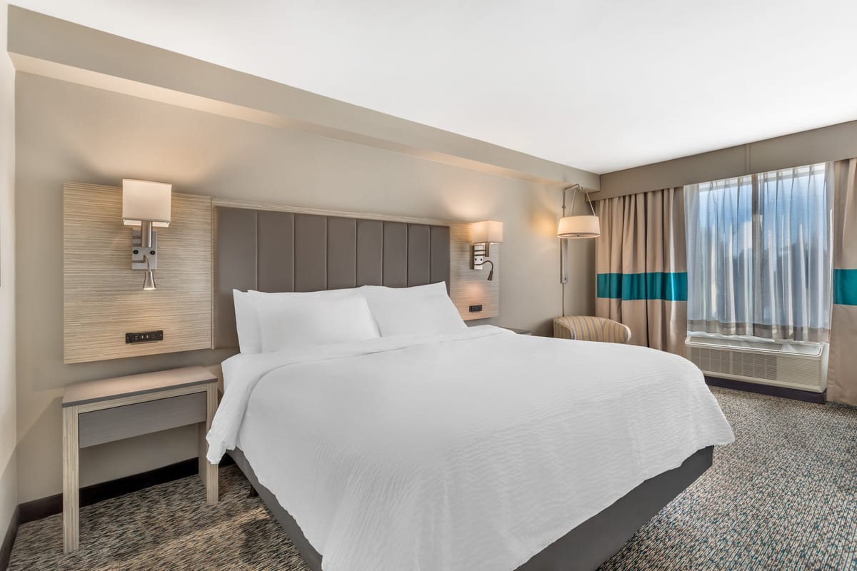 Holiday Inn Knoxville N - Merchant Drive by IHG